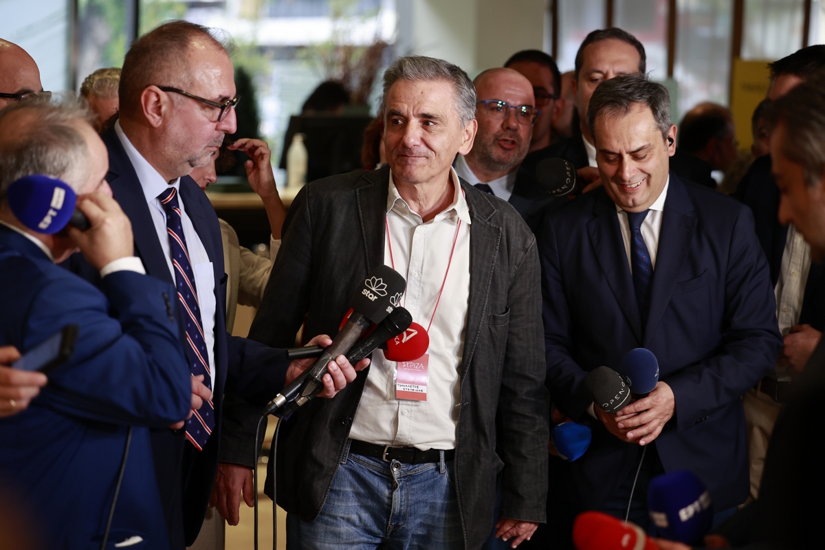 Κεντρική Επιτροπή ΣΥΡΙΖΑ-ΠΣ: Αποχώρησαν από τη συνεδρίαση η «Ομπρέλα», οι ομάδες Αχτσιόγλου και Τεμπονέρα και τρία μέλη του Προεδρείου