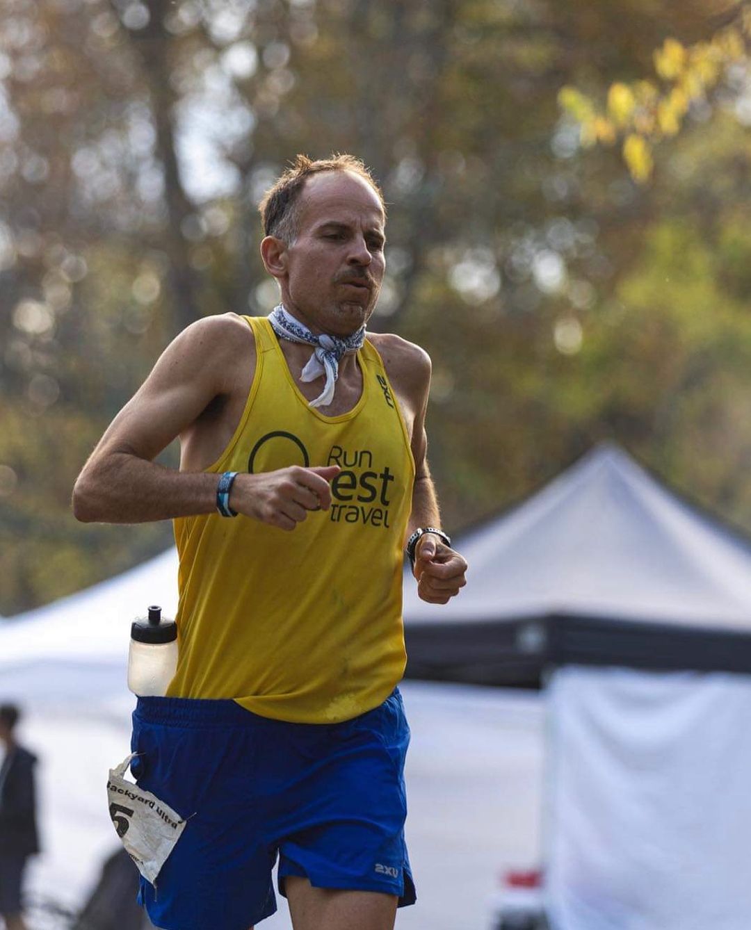 Έτρεξε 450 χιλιόμετρα σε 4.5 μέρες, στο φινάλε έβλεπε δέντρα να του μιλάνε: Απίστευτο ρεκόρ από Καναδό 