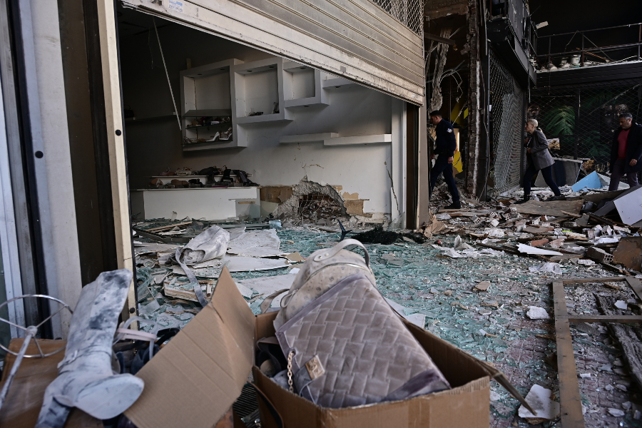 Πειραιάς: Το χάος από την έκρηξη στην οδό Φίλωνος μέσα από 10 φωτογραφίες