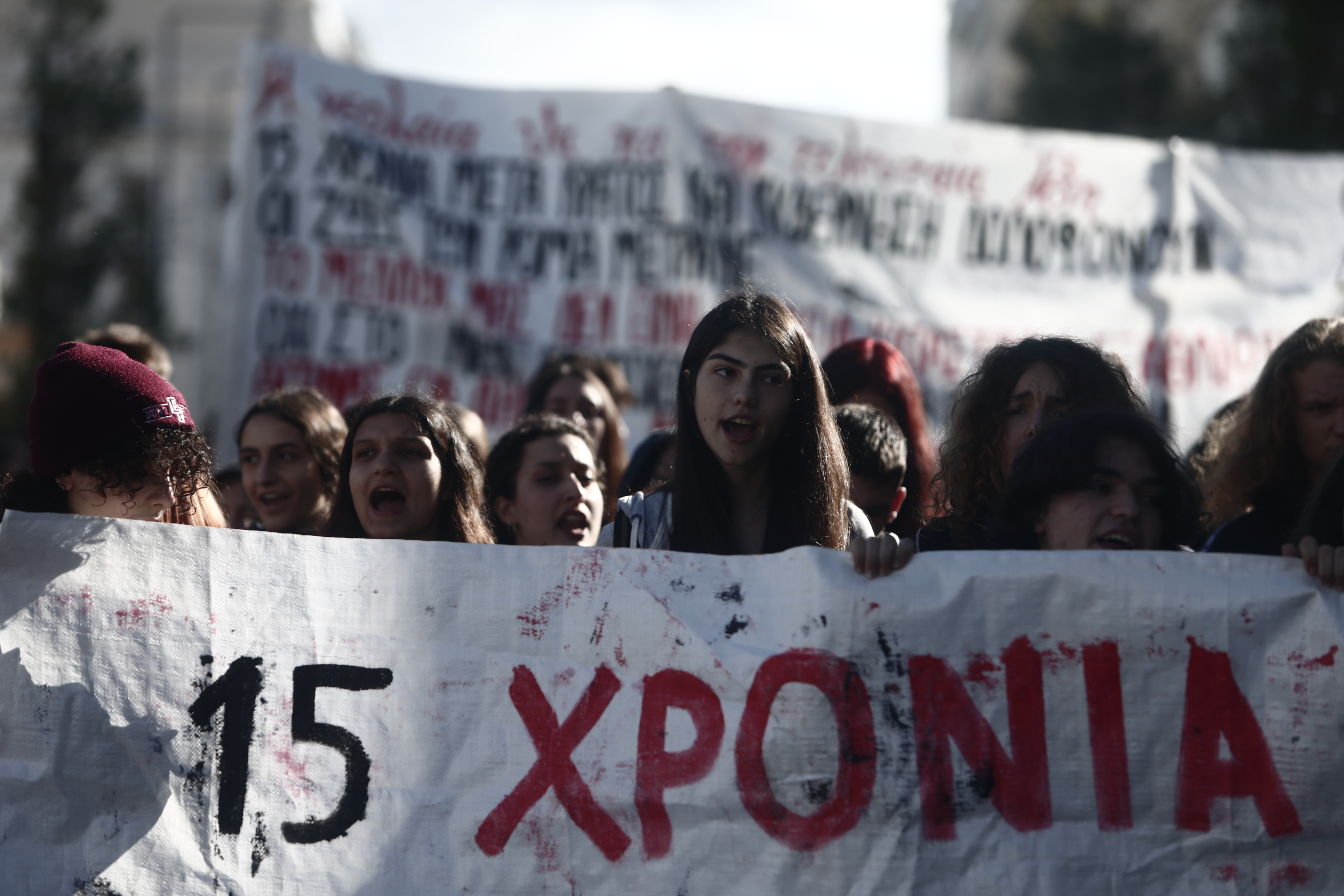 Αλέξανδρος Γρηγορόπουλος: Πλήθος μαθητών και φοιτητών στην πορεία μνήμης – Οι 4.000 αστυνομικοί, η Αύρα και τα fullface (pics)
