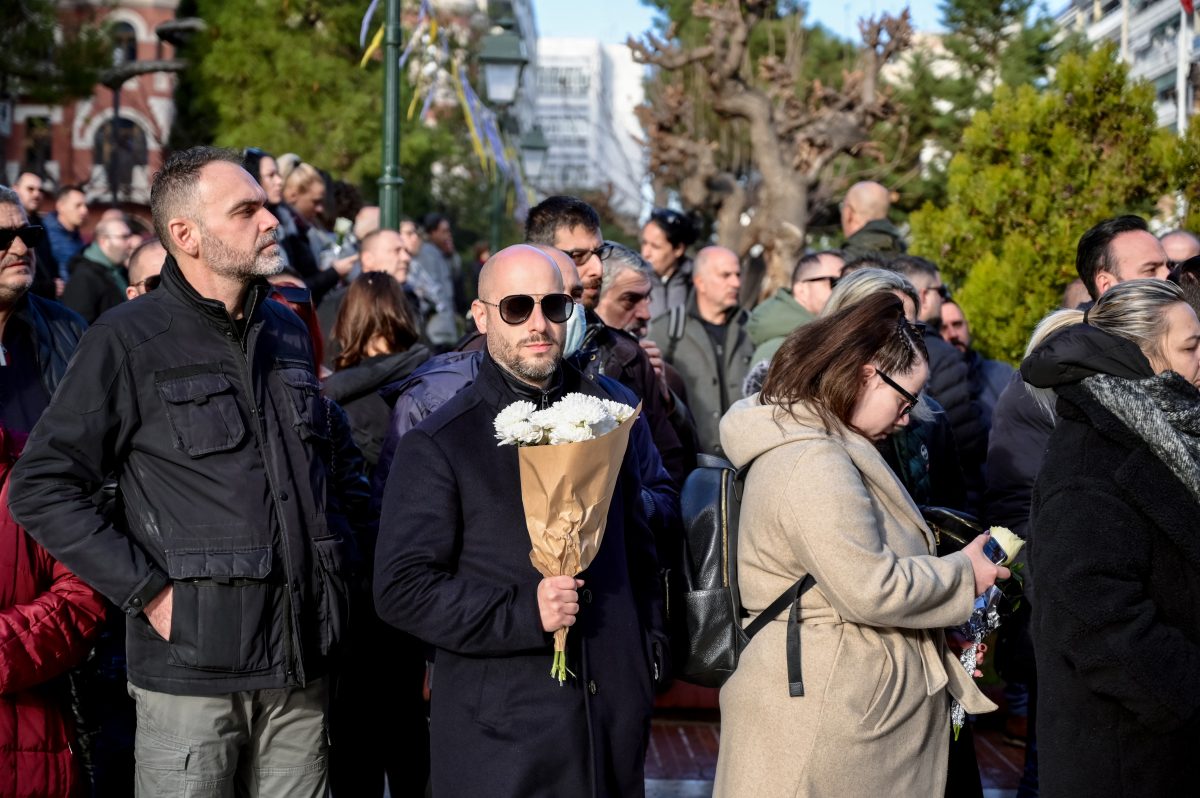 Βασίλης Καρράς κηδεία