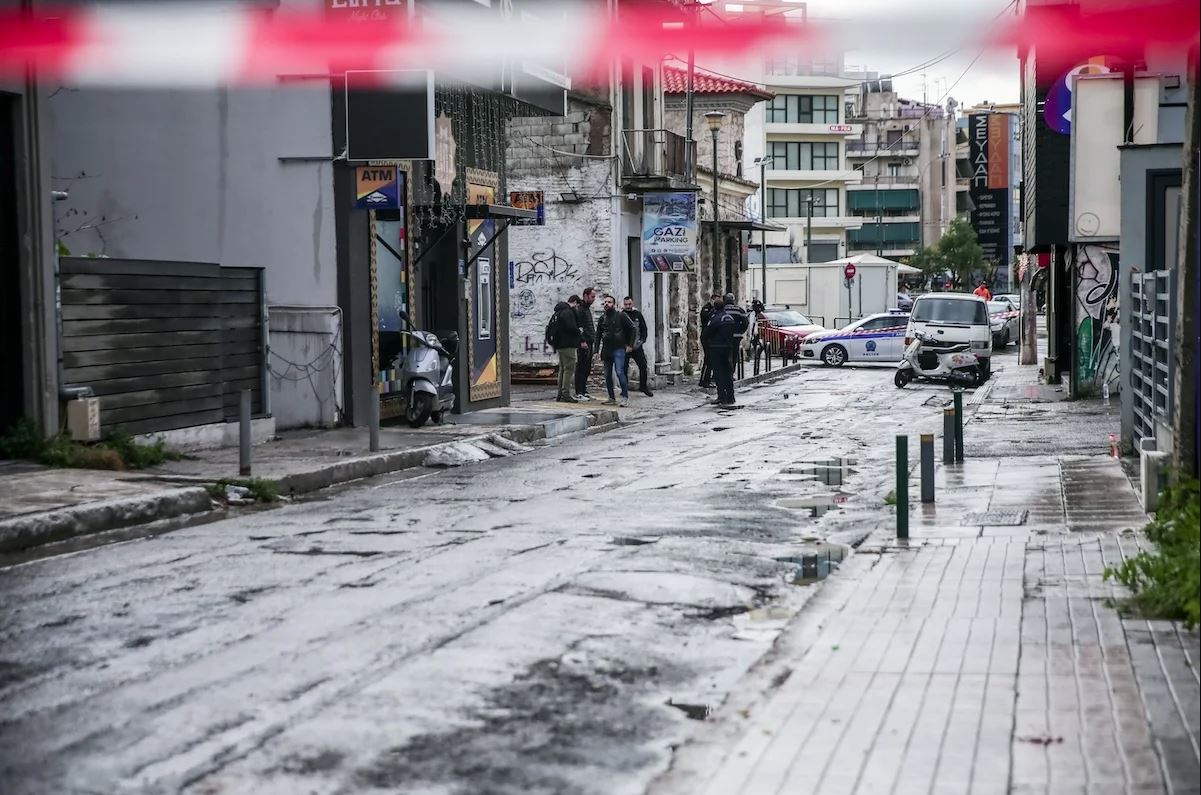 Γκάζι: Χειρουργήθηκε με επιτυχία ο Δημήτρης που δέχθηκε τη σφαίρα στο κεφάλι – Εκτός ΜΑΦ ο αδελφός και ο φίλος του (vid)