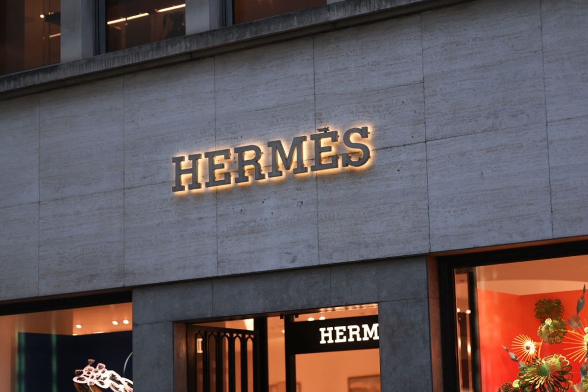 O κληρονόμος του οίκου Hermès σχεδιάζει να αφήσει την περιουσία του στον Μαροκινό κηπουρό του – Τι ανατρέπει την επιθυμία του