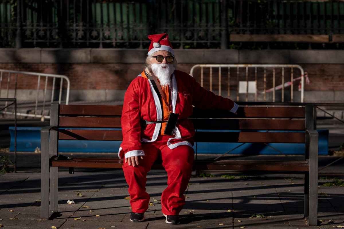 Politico: Ο Άγιος Βασίλης κρίνει ποιος ηγέτης ήταν «καλός» και ποιος ήταν «άτακτος» – Τι δώρο θα πάρει ο Μητσοτάκης 