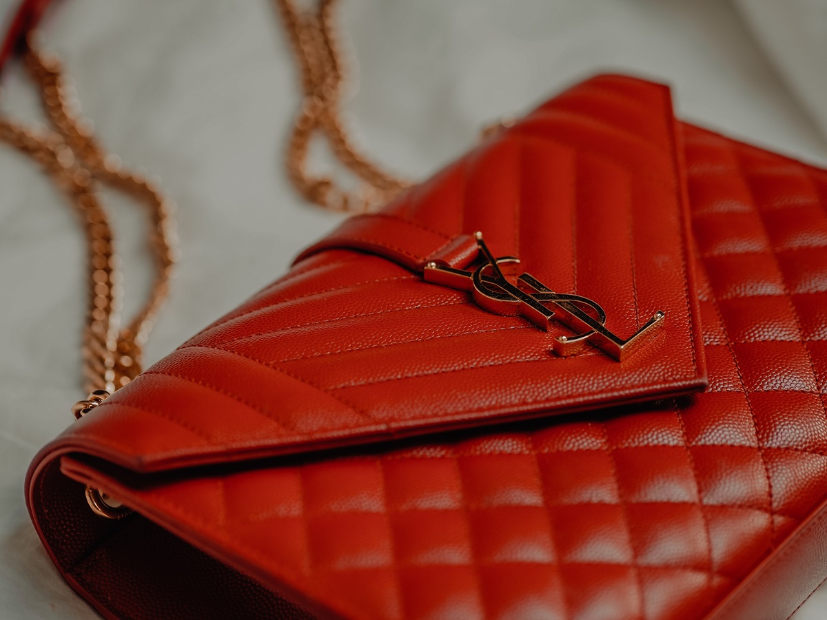 Louis Vuitton κόκκινη τσάντα