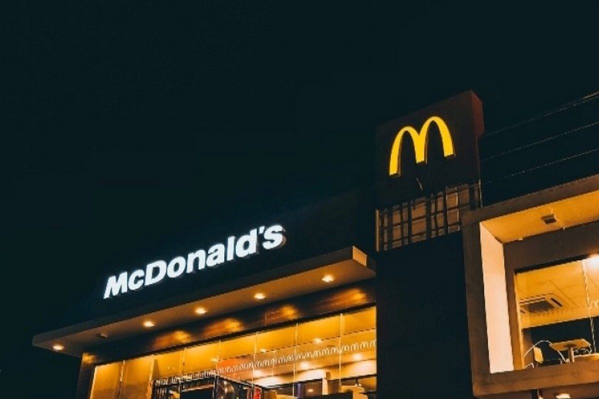 Ριζικές αλλαγές στα McDonald’s: «Τέρμα τα στεγνά μπιφτέκια»
