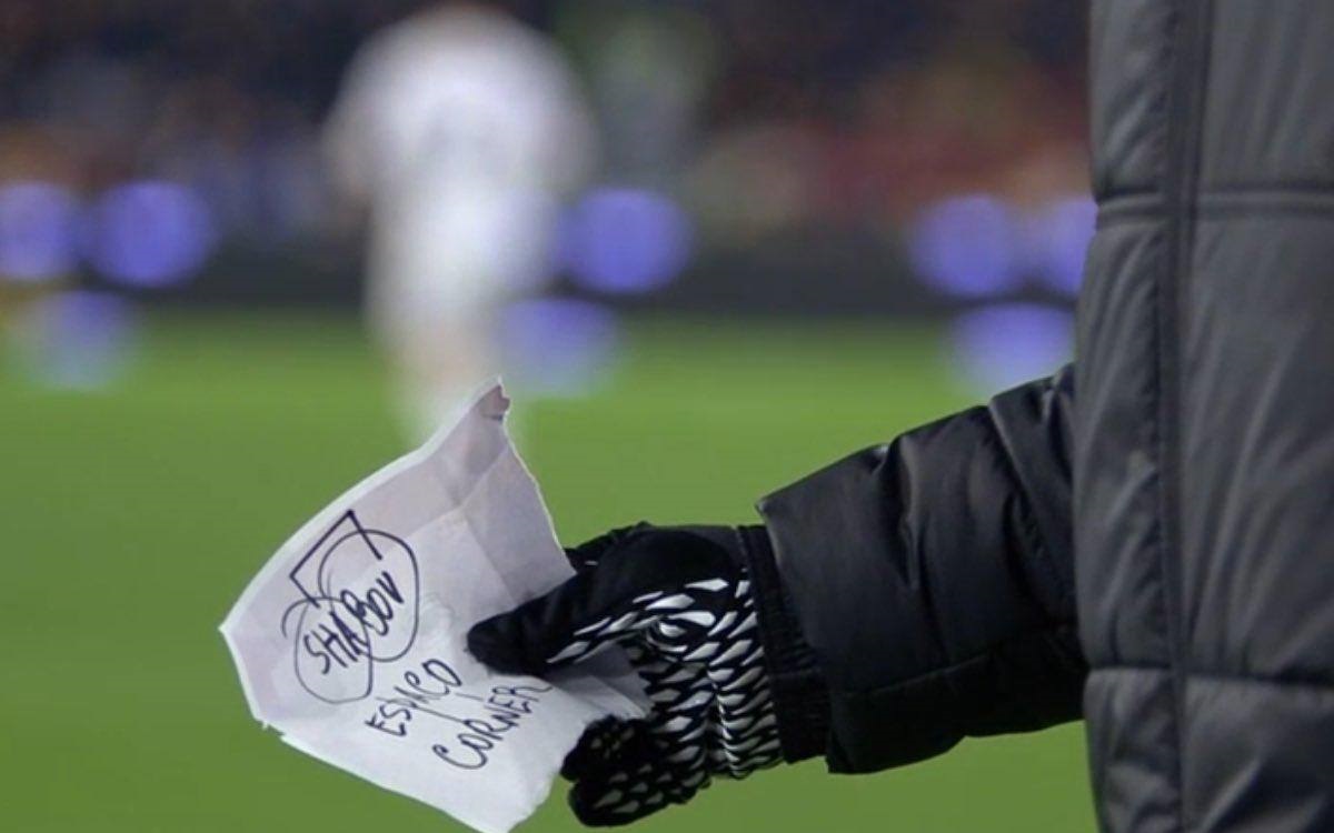 Απίθανος Μουρίνιο: Έδωσε σε ball boy χαρτάκι με οδηγίες για τους παίκτες του (Vid)