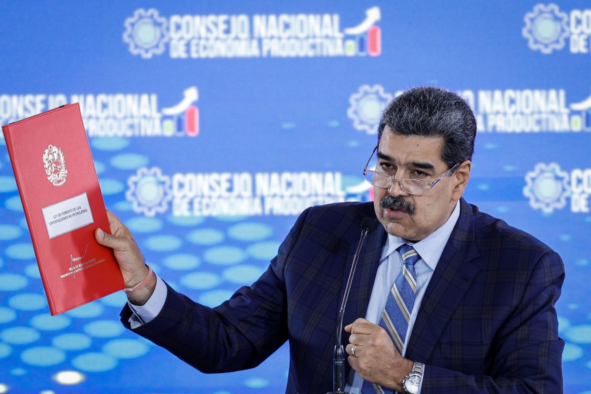 Βενεζουέλα: Ο Μαδούρο στήνει δημοψήφισμα για να βάλει πόδι σε πλούσια σε πετρέλαιο περιοχή της Γουιάνας