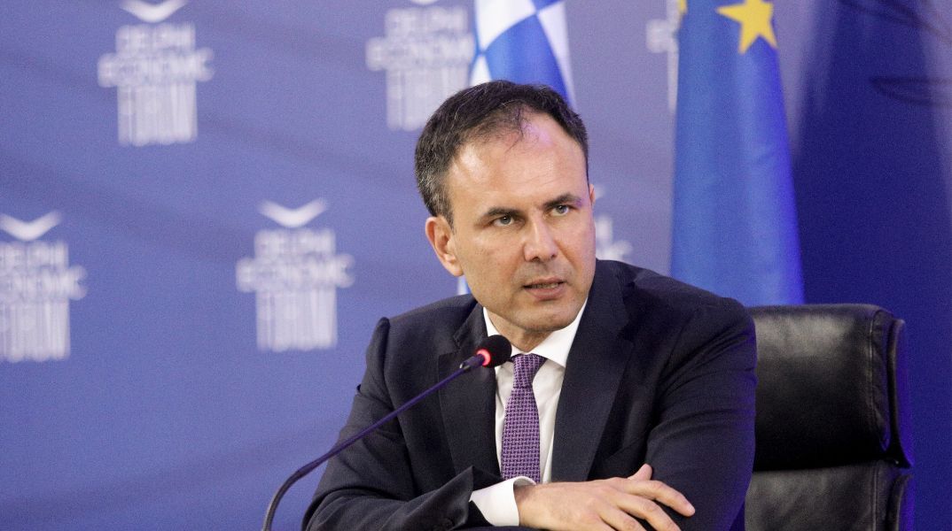 «Άλλος ένας απίθανος θρίαμβος» – Ο Economist αποθεώνει την ελληνική Οικονομία