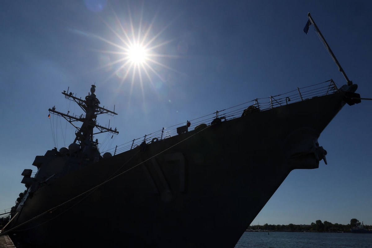 Συναγερμός στο Πεντάγωνο των ΗΠΑ: Πολεμικό πλοίο δέχθηκε επίθεση στην Ερυθρά Θάλασσα