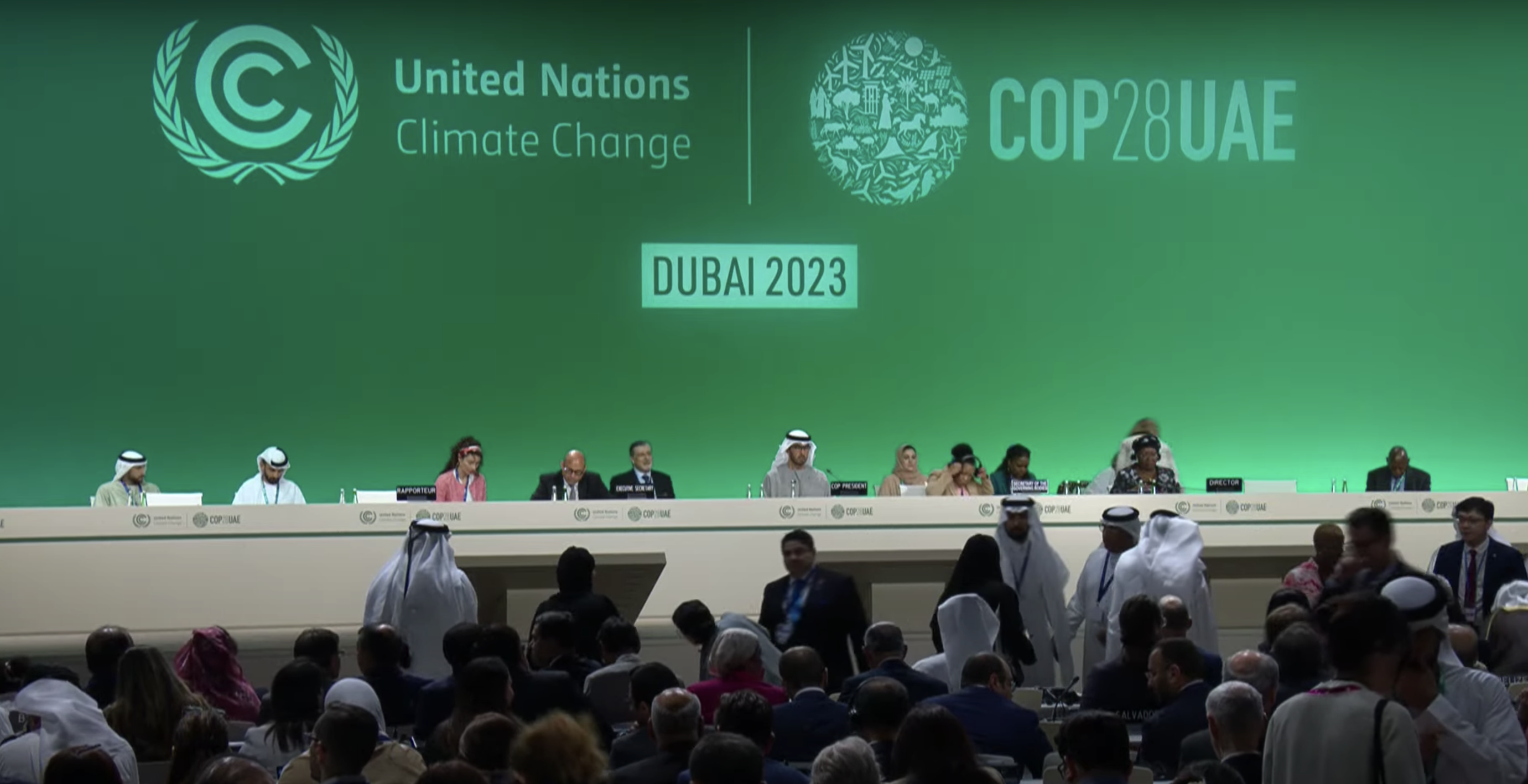 COP28: Ιστορική συμφωνία για το κλίμα στο Ντουμπάι – Όλες οι χώρες στον κόσμο εγκαταλείπουν τα ορυκτά καύσιμα (vid)