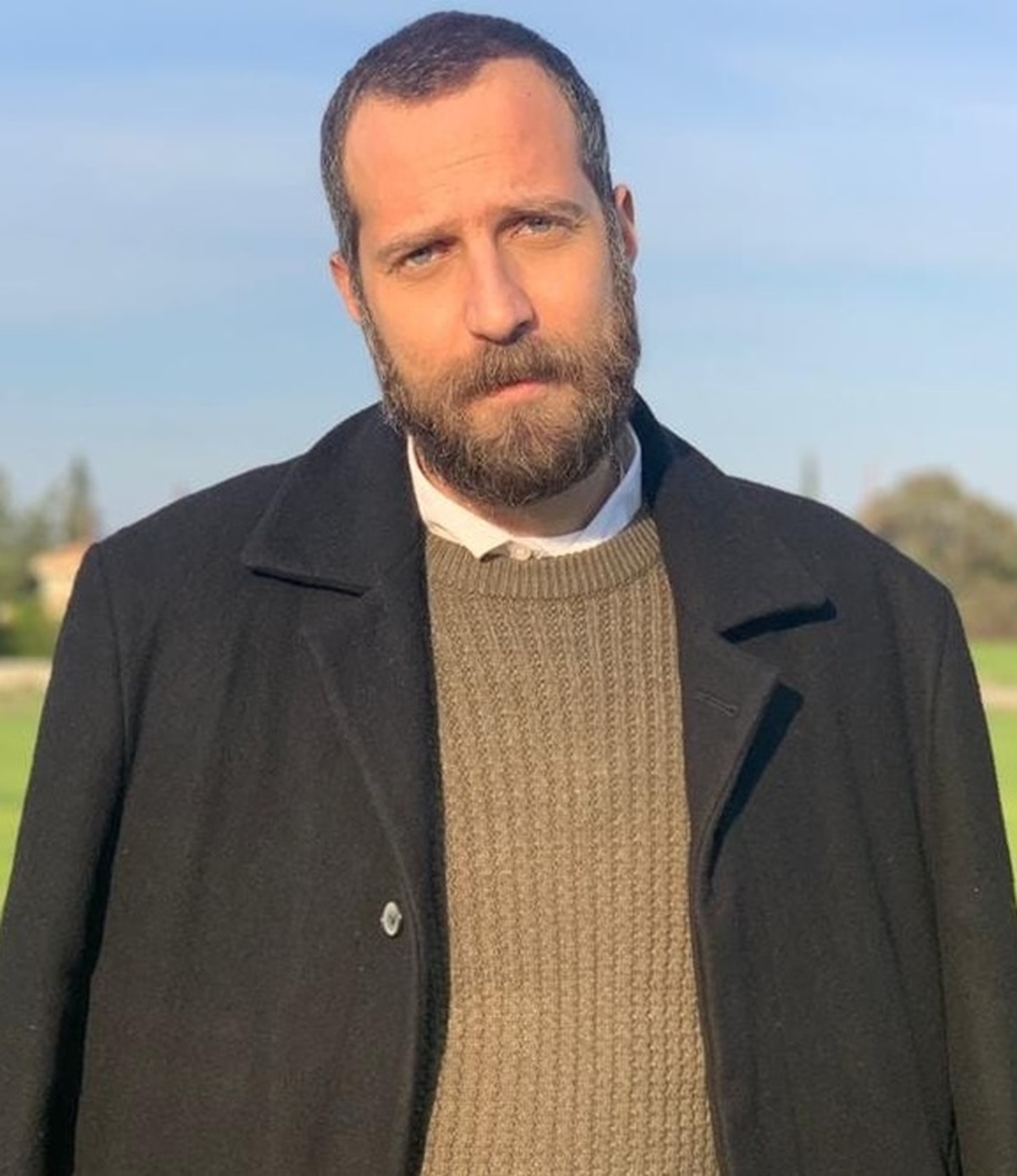 Famagusta: Γνωρίστε τον στενό κύκλο της οικογένειας Σέκερη – Ποια μυστικά κρύβουν; Famagusta Γιώργος Ζησιμάτος