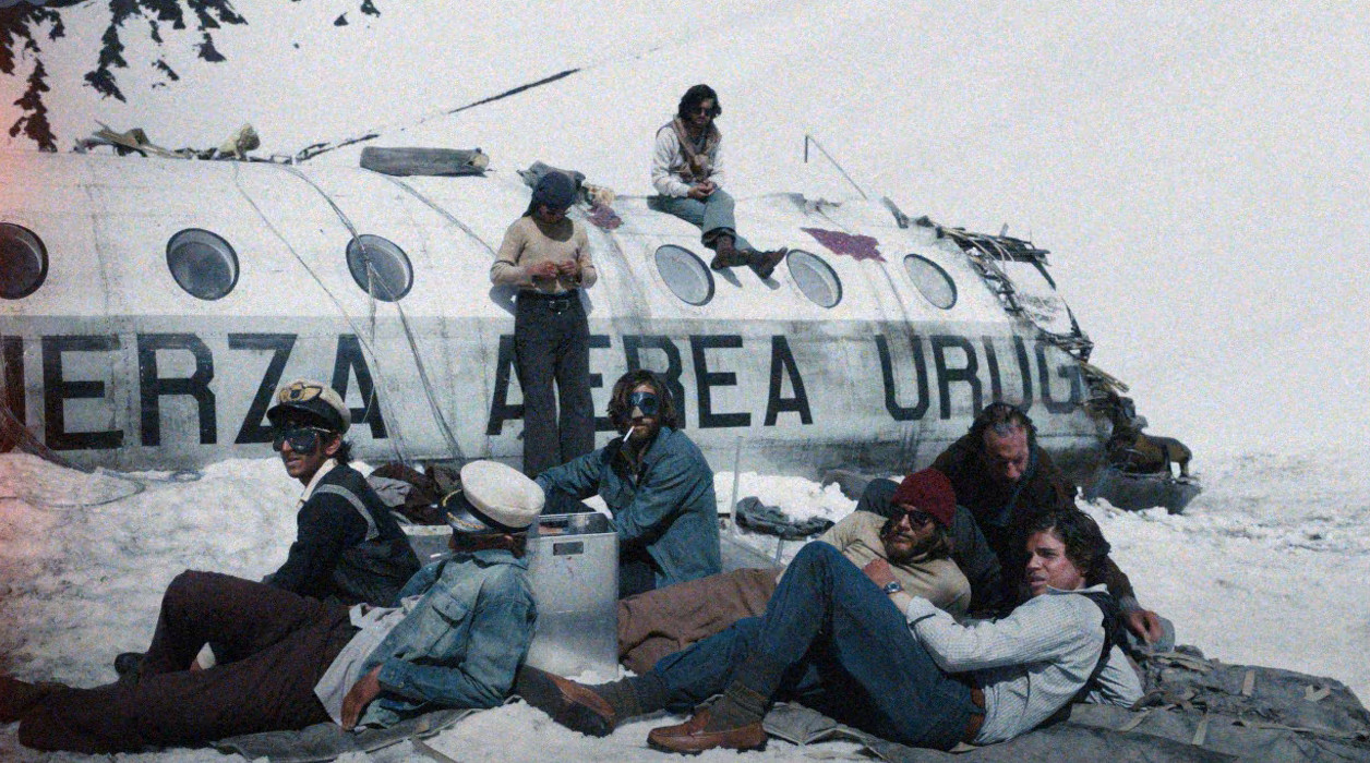 Society of the Snow: Τι απέγιναν οι 16 επιζώντες του αεροπορικού δυστυχήματος που βλέπουμε στην ταινία του Netflix;
