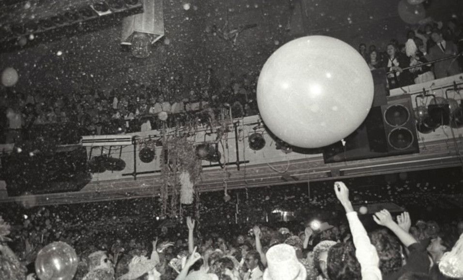 Studio 54: Το θρυλικό club της Νέας Υόρκης – Εκεί όπου διασκέδαζαν ο Andy Warhol, η Madonna και ο Lou Reed