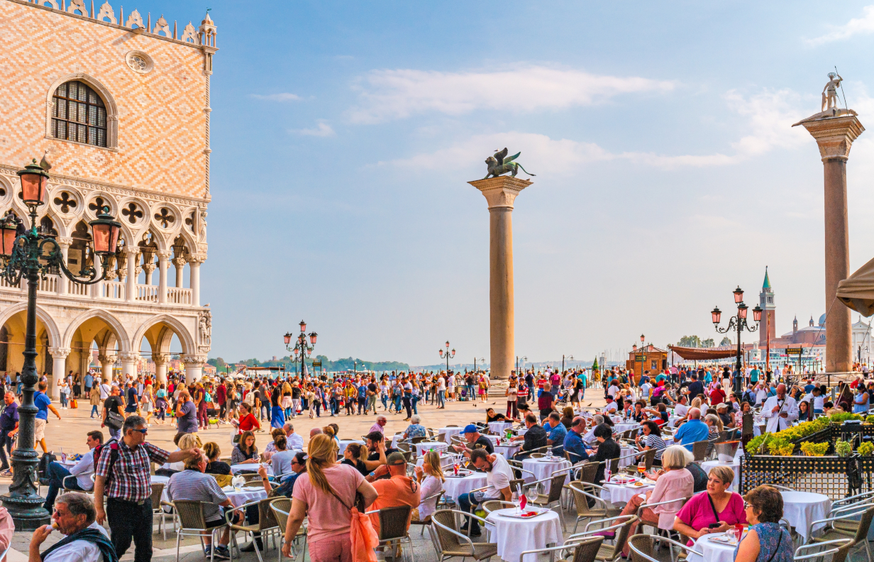 Τη Βενετία που ήξερες να την ξεχάσεις: Τα νέα μέτρα του δήμου για να μειώσει τον υπερτουρισμό