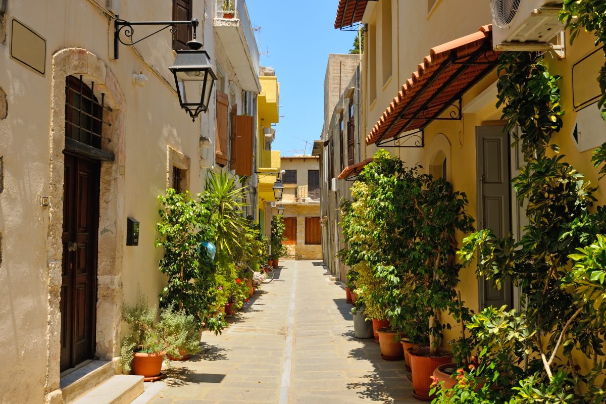 The region of Greece, which foreigners are so enthralled with its beauty and are buying houses - no, it is not an island
