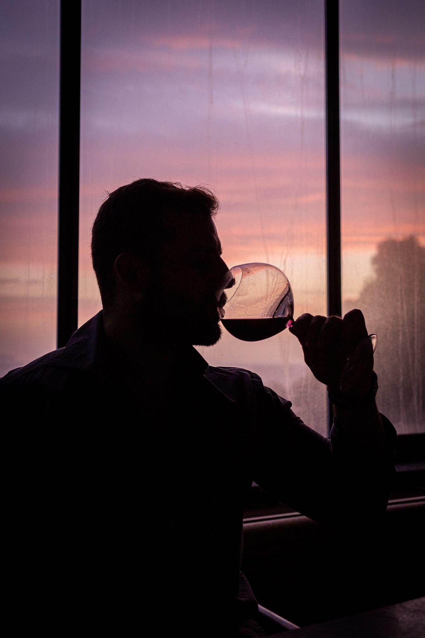 Ο Κωνσταντίνος Πουτουρούδης σου εξηγεί όλα όσα θες να μάθεις για τα κρασιά