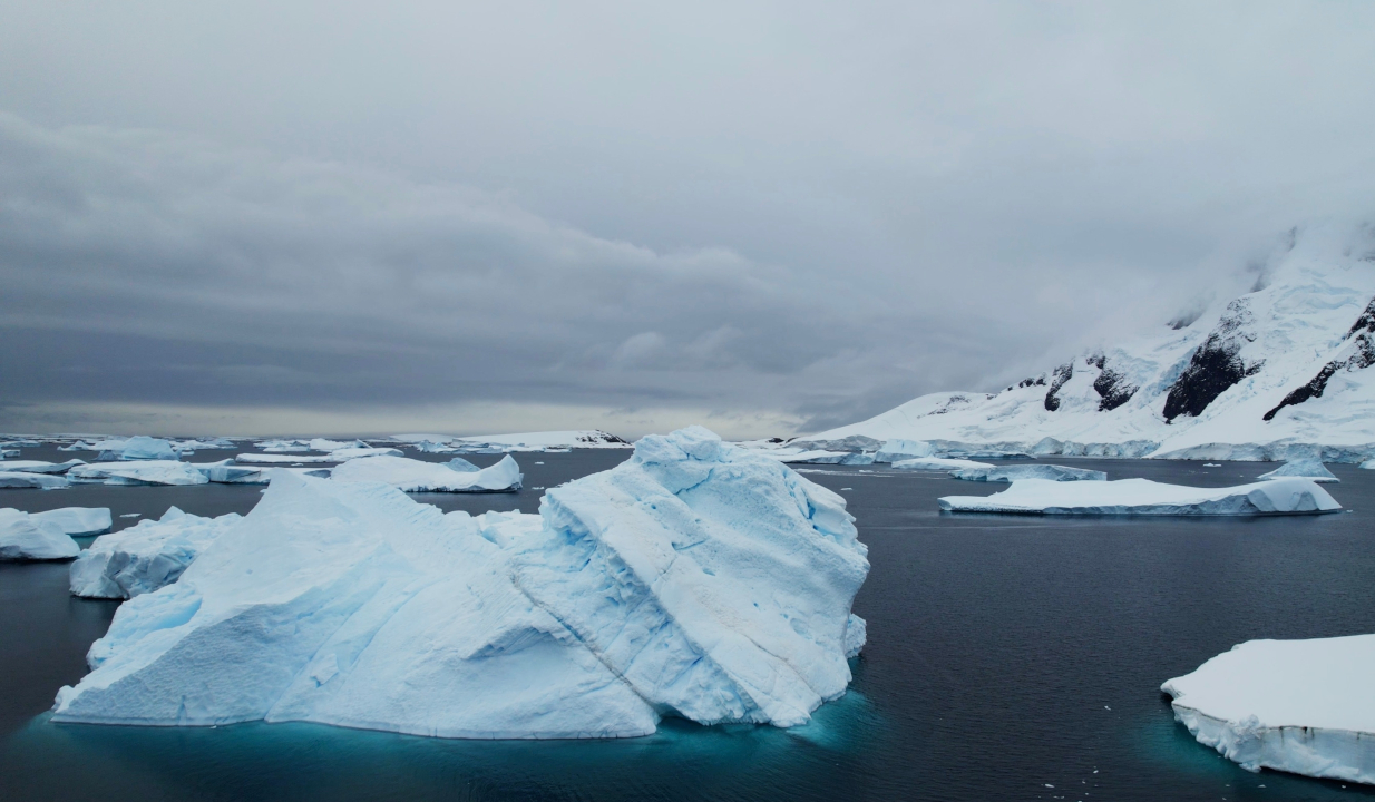 Όλα τα βλέμματα στην Αρκτική: Το πρωτοποριακό πείραμα με πάγο που...παγώνει ως «όπλο» στην υπερθέρμανση του πλανήτη