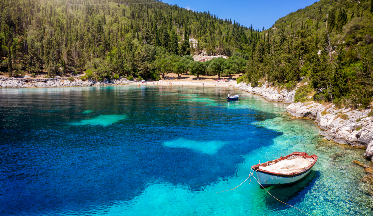 Οι 5 παραλίες με τα πιο γαλάζια νερά στην Ελλάδα: Δεν τις ξέρει κανείς όλες, μόνο έμπειροι έχουν πάει στις 2