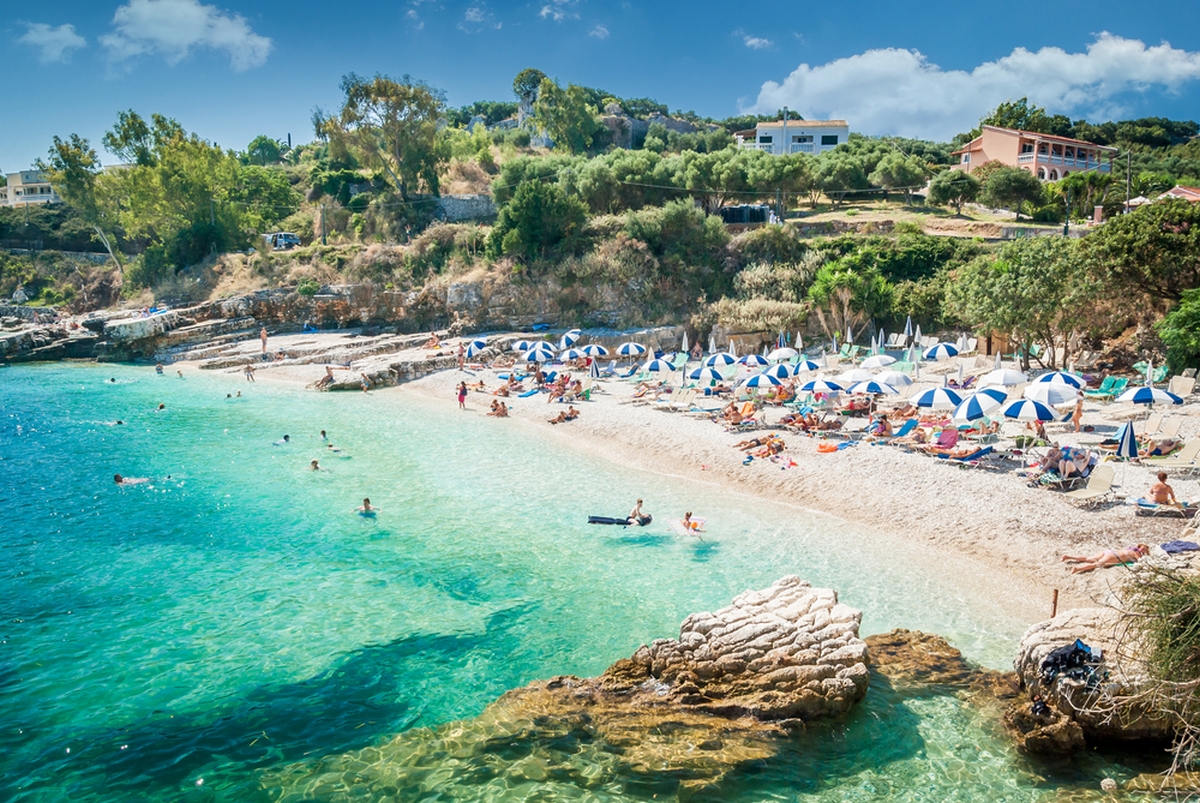 Οι 5 παραλίες με τα πιο γαλάζια νερά στην Ελλάδα: Αν ξέρεις 3/5 είσαι πολυταξιδεμένος