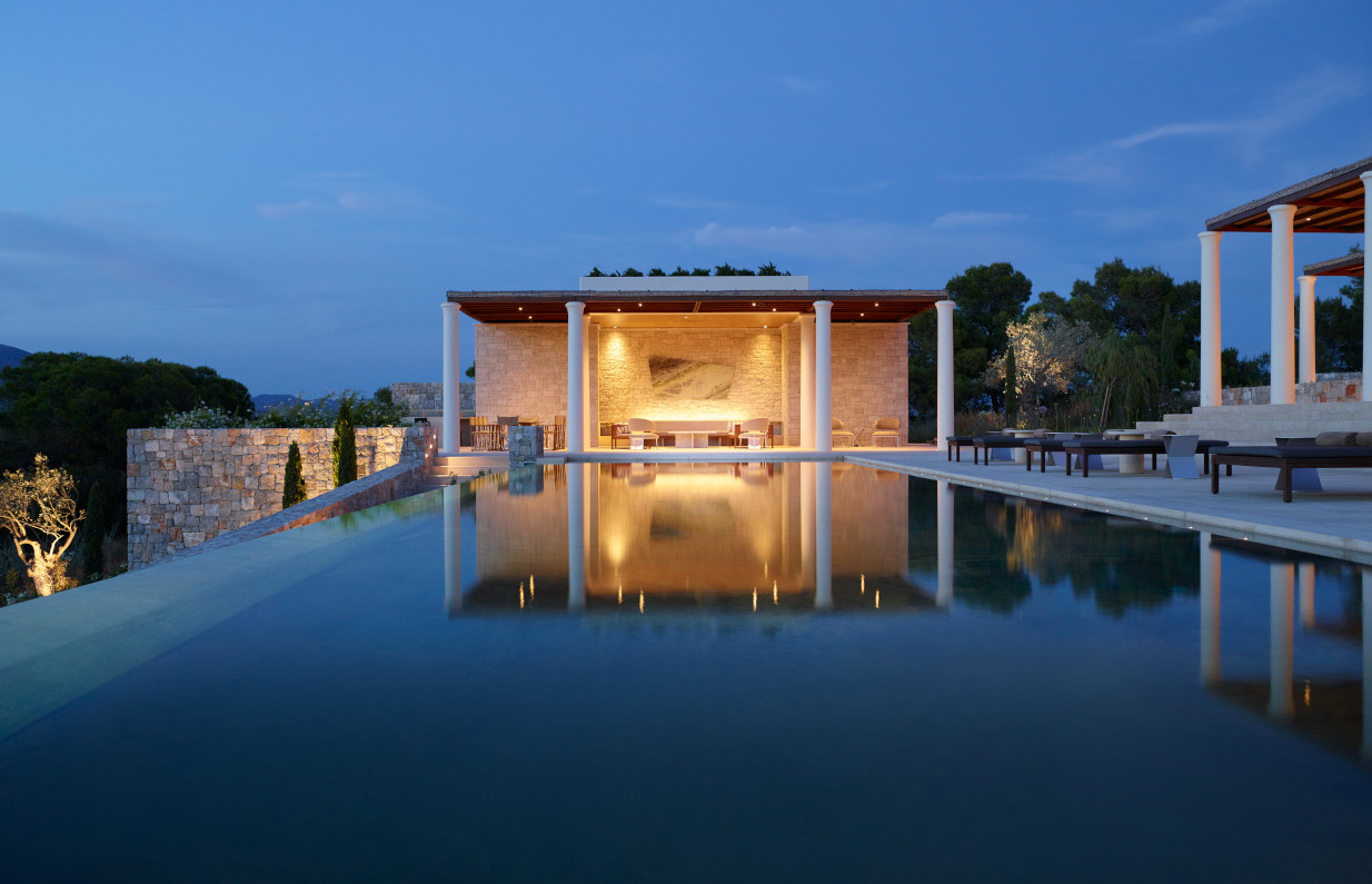 Amanzoe: Το πιο luxury resort στην Ελλάδα άνοιξε τις πύλες του και μας περιμένει
