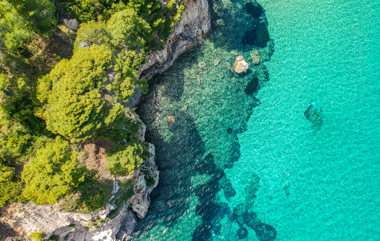 2 ελληνικές παραλίες στις 15 κορυφαίες του κόσμου για τη φυσική τους ομορφιά: Την μία ίσως την ξέρεις, την άλλη μόνο λίγοι τη γνωρίζουν