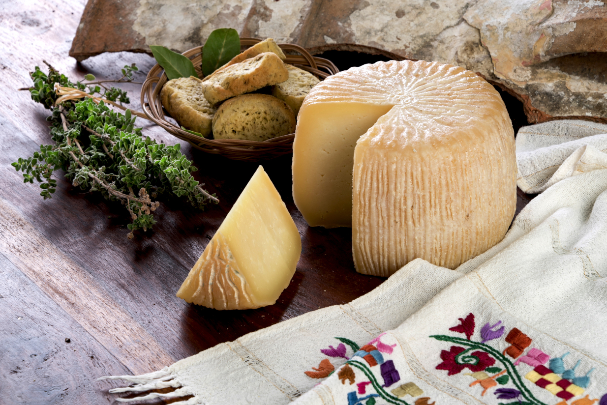 Τα καλύτερα τυριά στην Ευρώπη έχουν 18 ελληνικές συμμετοχές: Κορυφαία παγκοσμίως η γραβιέρα, καταλαμβάνει 3 θέσεις