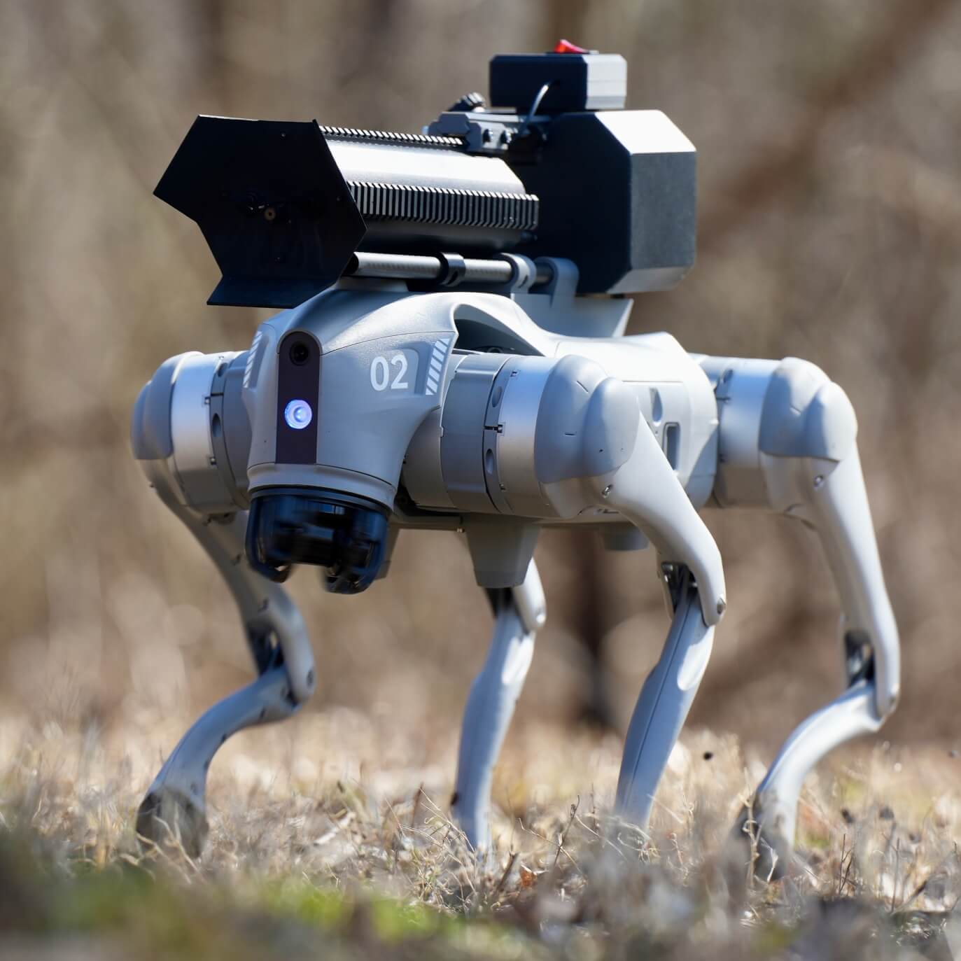 Ακόμα ένα επεισόδιο του Black Mirror γίνεται πραγματικότητα: Εταιρεία έφτιαξε σκύλο-ρομπότ που πετάει φλόγες