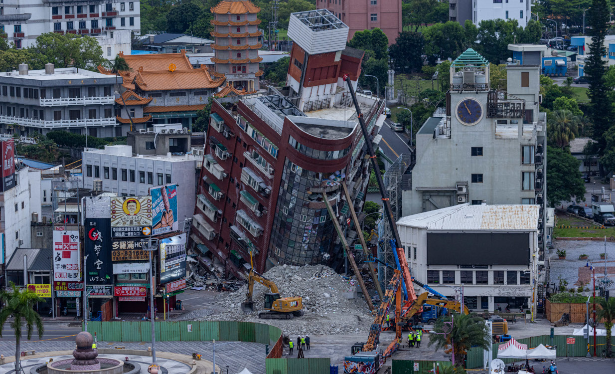 Το θαύμα της Ταϊβάν: Ο μεγαλύτερος σεισμός εδώ και 50 χρόνια, οι μόλις 10 νεκροί και το πιο σημαντικό κτήριο για την παγκόσμια βιομηχανία