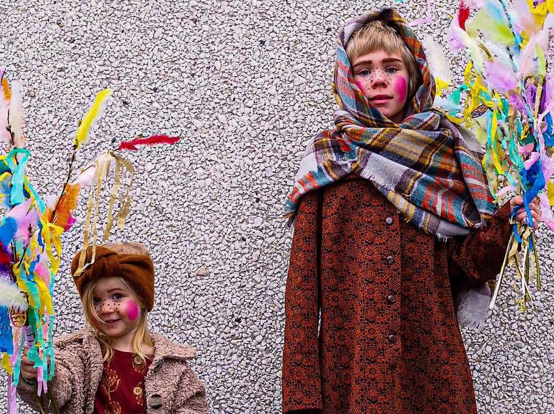 Το Πάσχα στη Σκανδιναβία θυμίζει Halloween: Τα παιδιά ντύνονται μάγισσες
