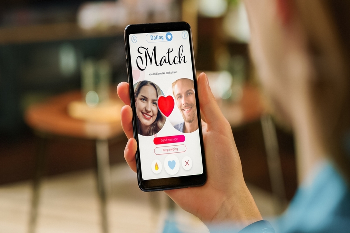 Dating apps: Τι συμβαίνει στον εγκέφαλό σου όταν κάνεις swipe right και left