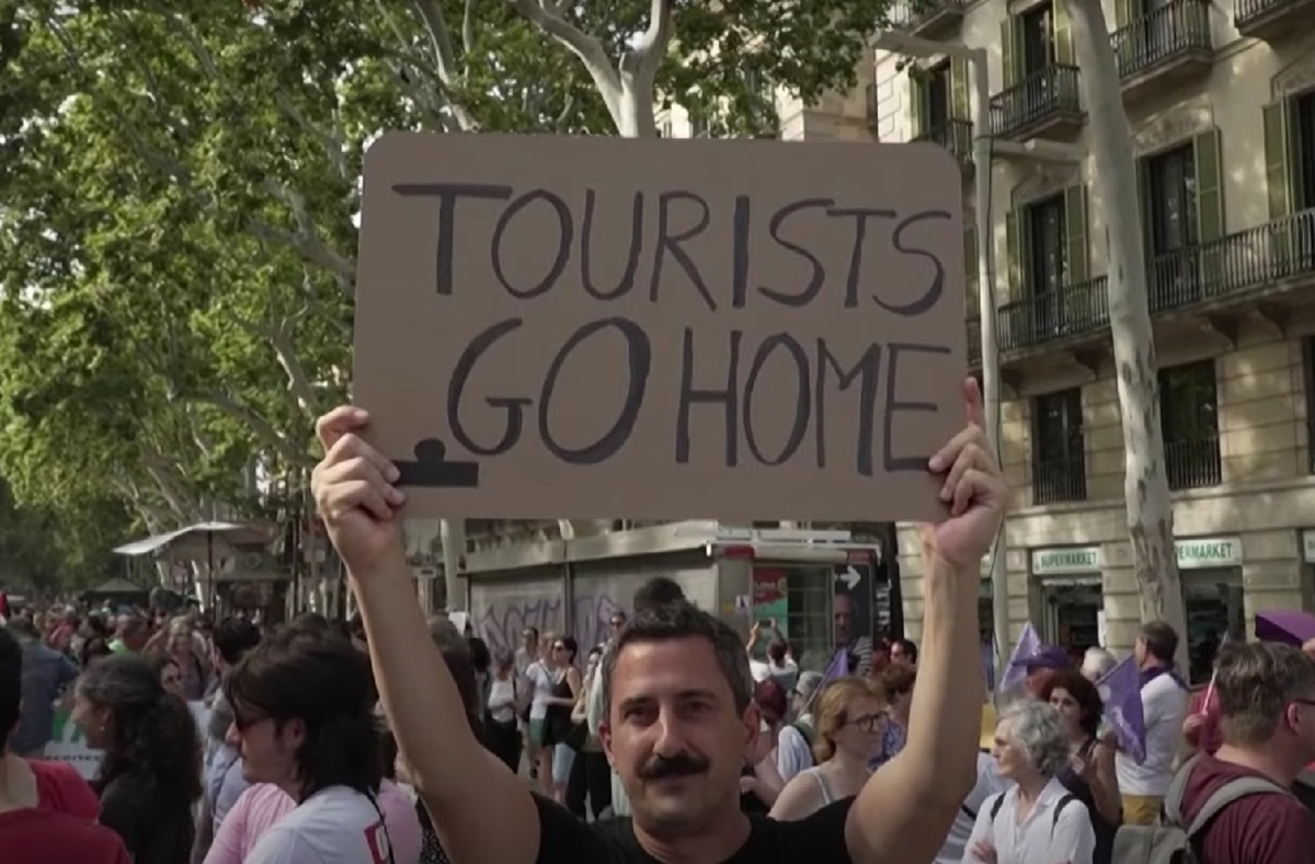 Όλα τα μάτια στραμμένα στη Βαρκελώνη: Αυτό που έγινε εκεί, θα γίνει σύντομα και σε μας Όλα τα μάτια στραμμένα στη Βαρκελώνη: Αυτό που έγινε εκεί, θα γίνει σύντομα παντού
