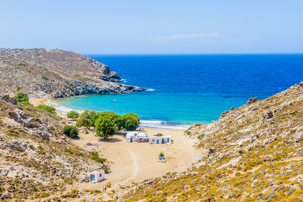 Φεύγεις για Πάτμο; Σου έχουμε όλες τις παραλίες που πρέπει να πας Σε αυτό το ελληνικό νησί θα βρεις τις πιο παρθένες παραλίες