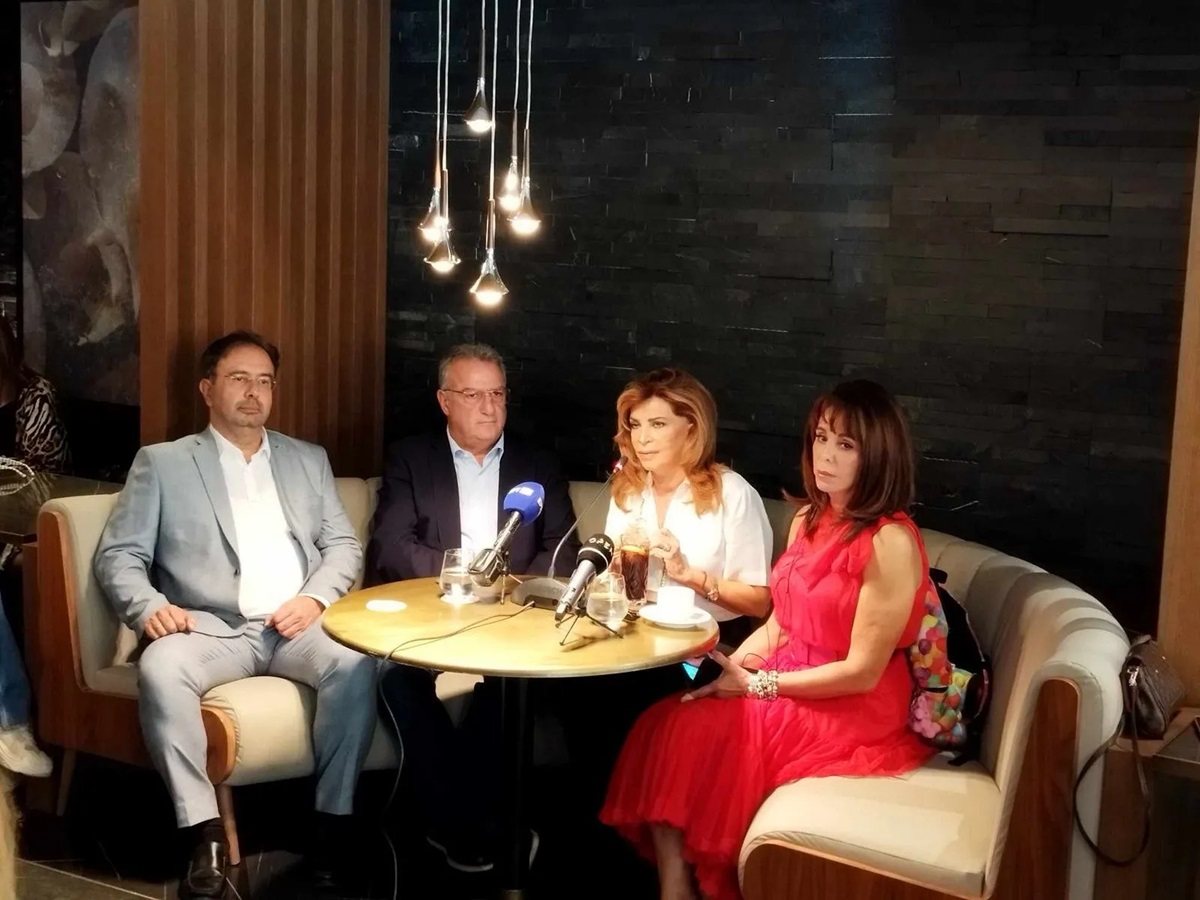 «Madre-Μάνα»: Η Μιμή Ντενίση ετοιμάζει σειρά για το Netflix «Madre-Μάνα»: Η Μιμή Ντενίση ετοιμάζει ταινία για το Netflix
