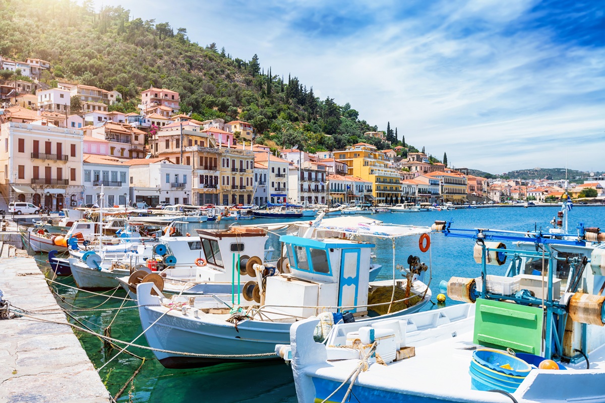 Τις ζηλεύει κάθε νησί, η μία κοντράρει σε τουρισμό την Πάρο: Οι 2 πόλεις της χώρας που βρέθηκαν στις ωραιότερες παραθαλάσσιες της Ευρώπης Τις ζηλεύει κάθε νησί, η μία κοντράρει σε τουρισμό την Τήνο: Οι 2 πόλεις της χώρας που βρέθηκαν στις ωραιότερες παραθαλάσσιες της Ευρώπης
