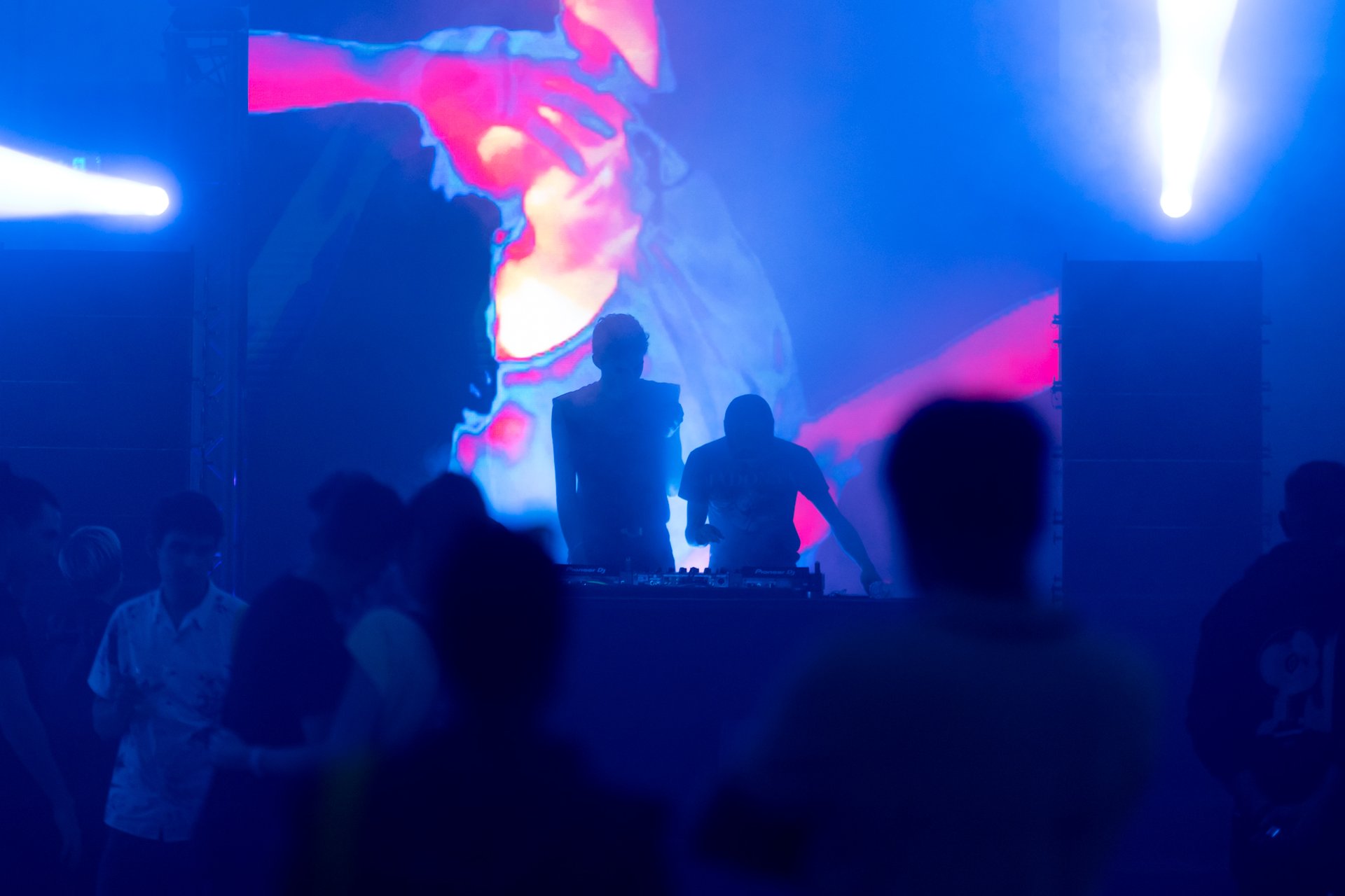 Borderline Festival 2025: Το μουσικό φεστιβάλ της Στέγης επιστρέφει στο Onassis Ready Borderline Festival