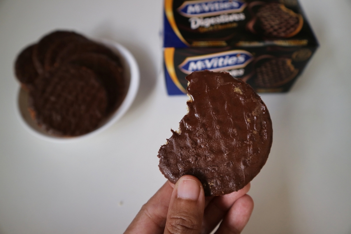 Κι όμως, τόσα χρόνια τρως τα μπισκότα digestive με λανθασμένο τρόπο