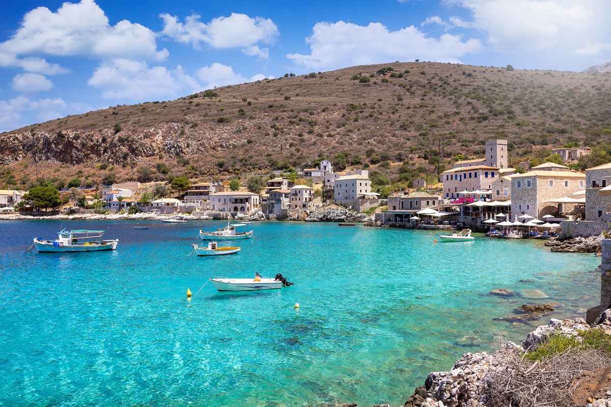 Το Νο1 νησί που επιλέγουν οι ξένοι για να αγοράσουν εξοχικές κατοικίες: Απόβαση από κατοίκους Βελγίου-Ολλανδίας-Γερμανίας Το Νο1 νησί που επιλέγουν οι ξένοι για να αγοράσουν εξοχικές κατοικίες: Απόβαση από κατοίκους Βελγίου-Ολλανδίας-Γερμανίας