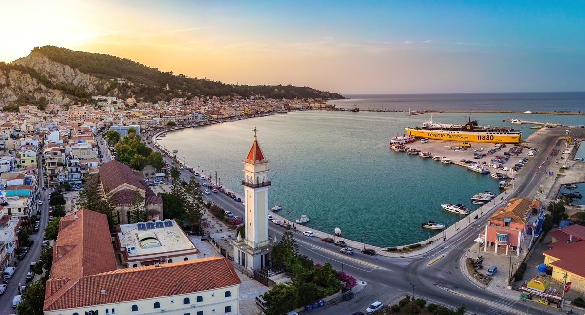 Όχι για καλό λόγο: Το ελληνικό νησί που χαρακτηρίζεται ως το Νο1 hotspot για τους ξένους τουρίστες στην Ελλάδα Όχι για καλό λόγο: Το ελληνικό νησί που χαρακτηρίζεται ως το Νο1 hotspot για τους ξένους τουρίστες στην Ελλάδα