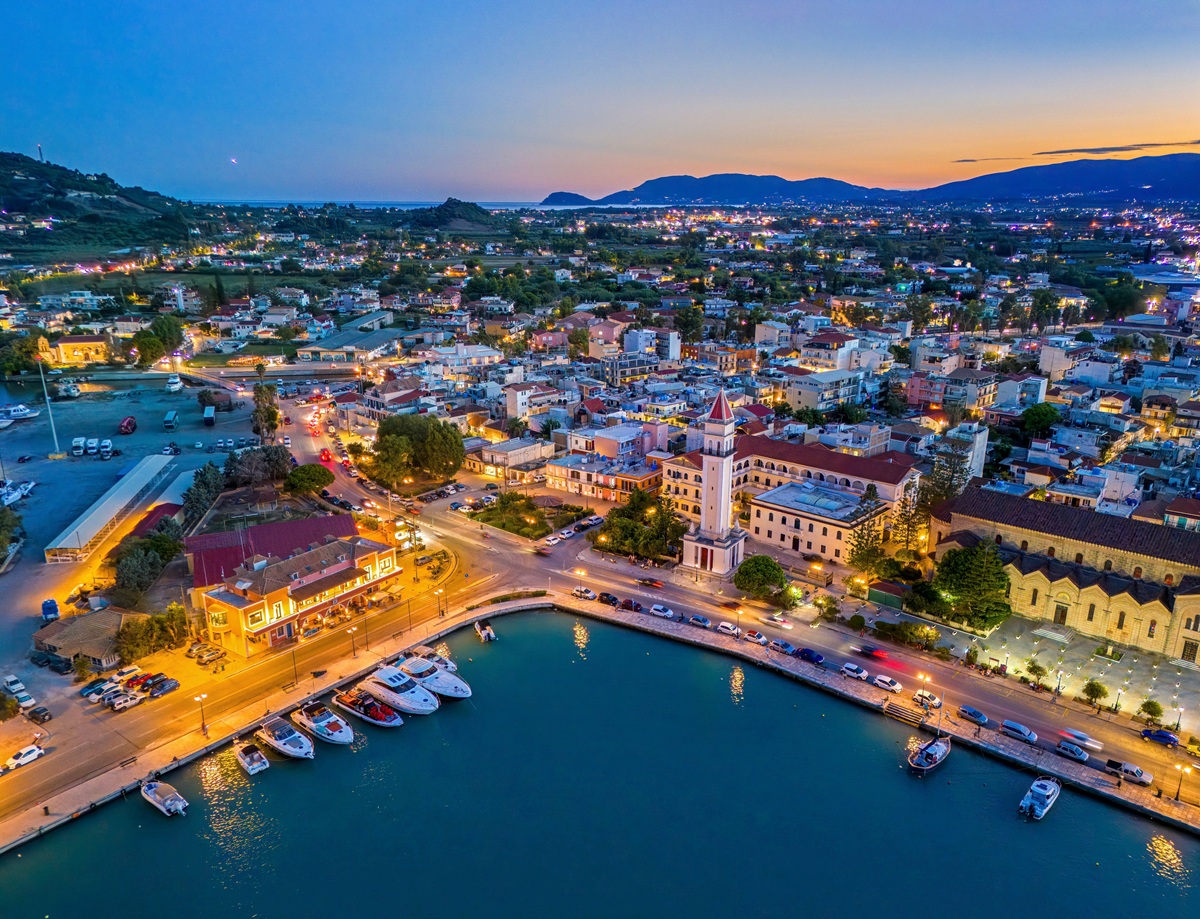 Όχι για καλό λόγο: Το ελληνικό νησί που χαρακτηρίζεται ως το Νο1 hotspot για τους ξένους τουρίστες στην Ελλάδα Όχι για καλό λόγο: Το ελληνικό νησί που χαρακτηρίζεται ως το Νο1 hotspot για τους ξένους τουρίστες στην Ελλάδα