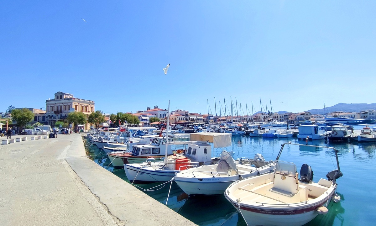 Τα 5 ελληνικά νησιά που προτείνει το Conde Nast Traveller για να «τελειώσει» Μύκονο και Σαντορίνη Τα 5 ελληνικά νησιά που προτείνει το Conde Nast Traveller και δεν είναι αυτά που φαντάζεσαι - Αντίο Μύκονο – Γεια σου Ιθάκη!