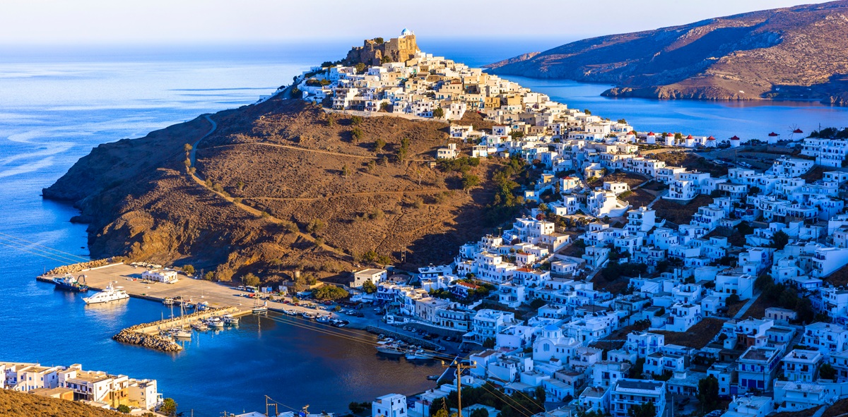 Τα 5 ελληνικά νησιά που προτείνει το Conde Nast Traveller για να «τελειώσει» Μύκονο και Σαντορίνη Τα 5 ελληνικά νησιά που προτείνει το Conde Nast Traveller και δεν είναι αυτά που φαντάζεσαι - Αντίο Μύκονο – Γεια σου Ιθάκη!