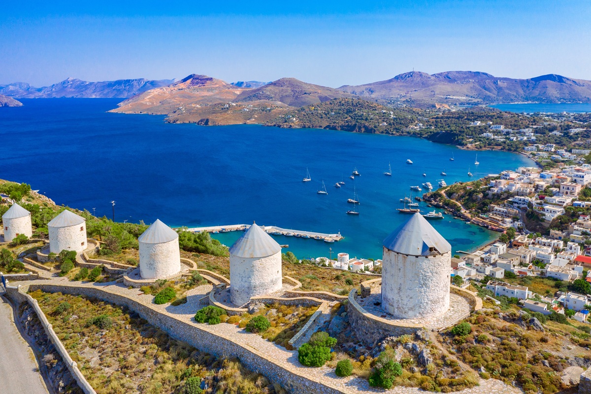 Τα 5 ελληνικά νησιά που προτείνει το Conde Nast Traveller για να «τελειώσει» Μύκονο και Σαντορίνη