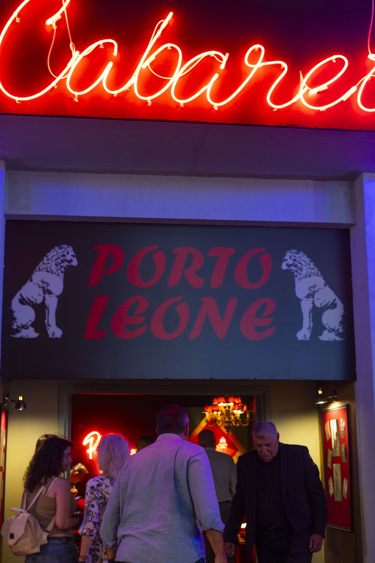 Porto Leone: Η σειρά που ζωντανεύει την Τρούμπα του ’60 - Tα φώτα στραμμένα στα... κόκκινα φανάρια Porto Leone: Η σειρά που ζωντανεύει την Τρούμπα του ’60 - Tα φώτα στραμμένα στα... κόκκινα φανάρια