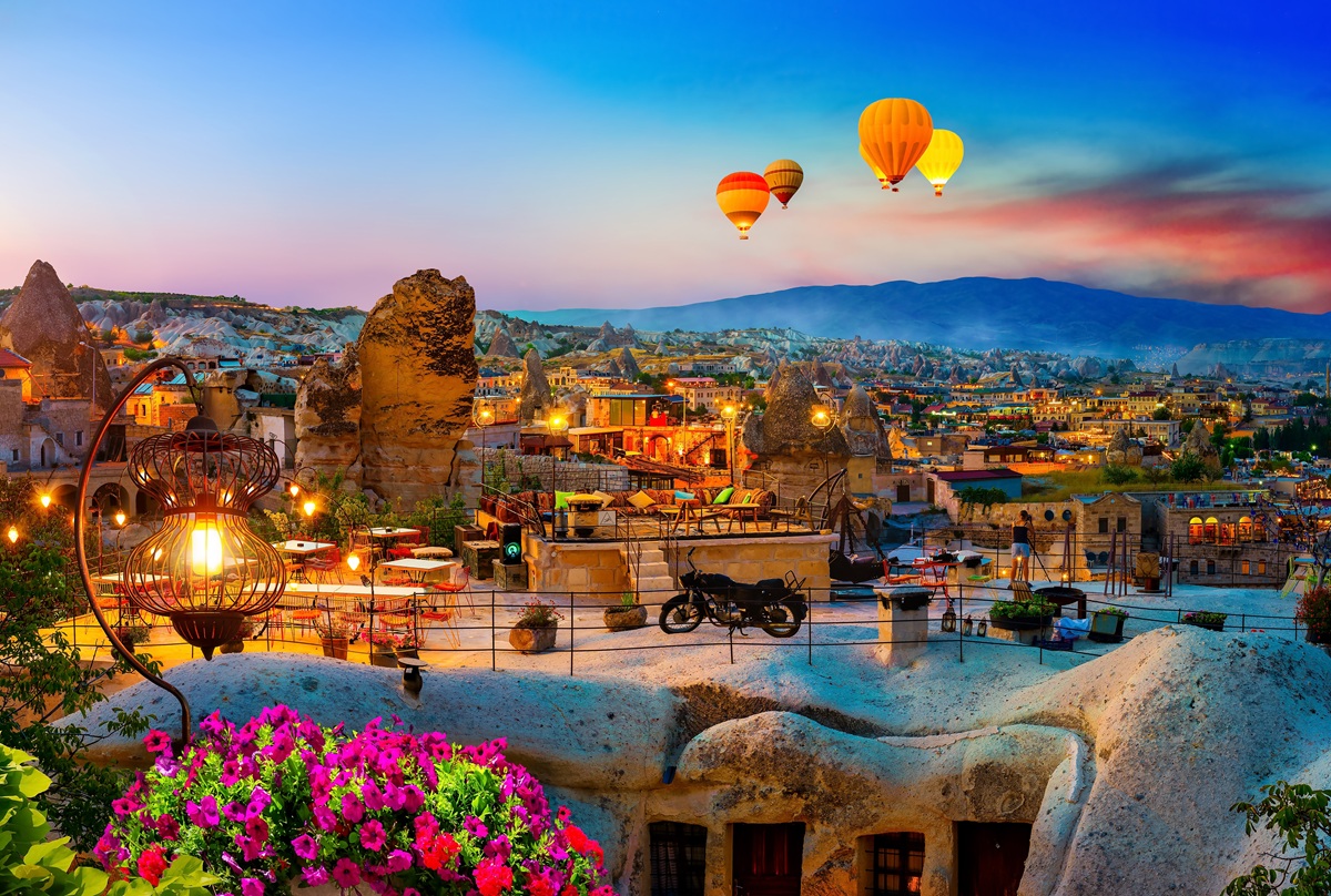 Noctourism: Το σκοτεινό ταξίδι που φωτίζει τις εμπειρίες του 2025