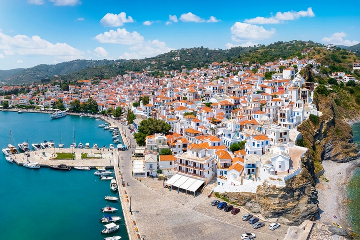 Η Σκόπελος στα 8 αυθεντικά νησιά της Μεσογείου – Αποθέωση από το μεγαλύτερο ταξιδιωτικό περιοδικό της Γερμανίας
